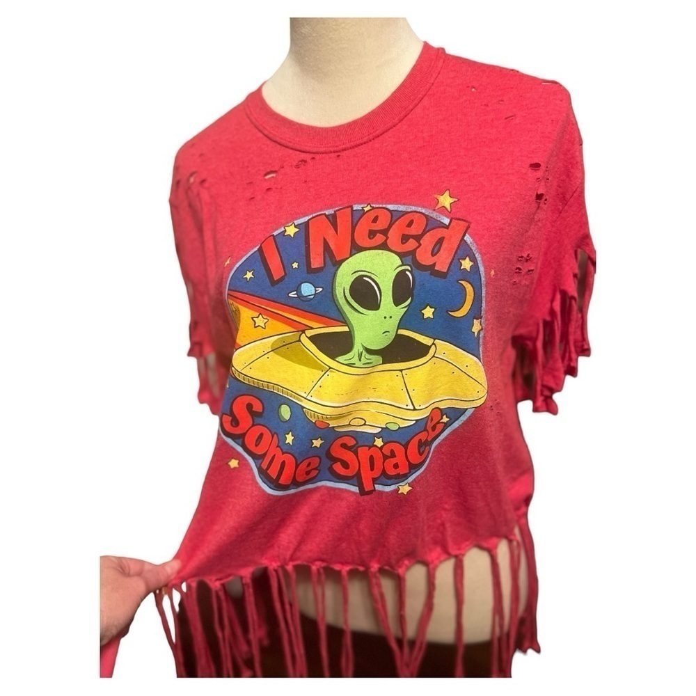 Alien “I need some space” distressed Medium tied red t shirt EUC - Picture 2 of 8